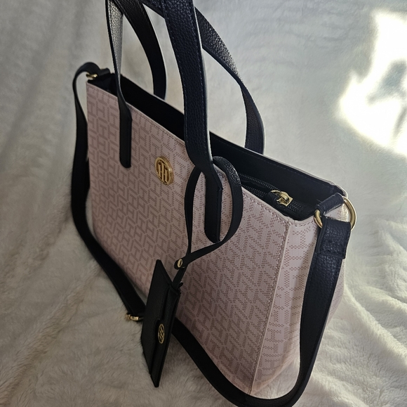 Tommy Hilfiger Purse - Picture 4 of 9